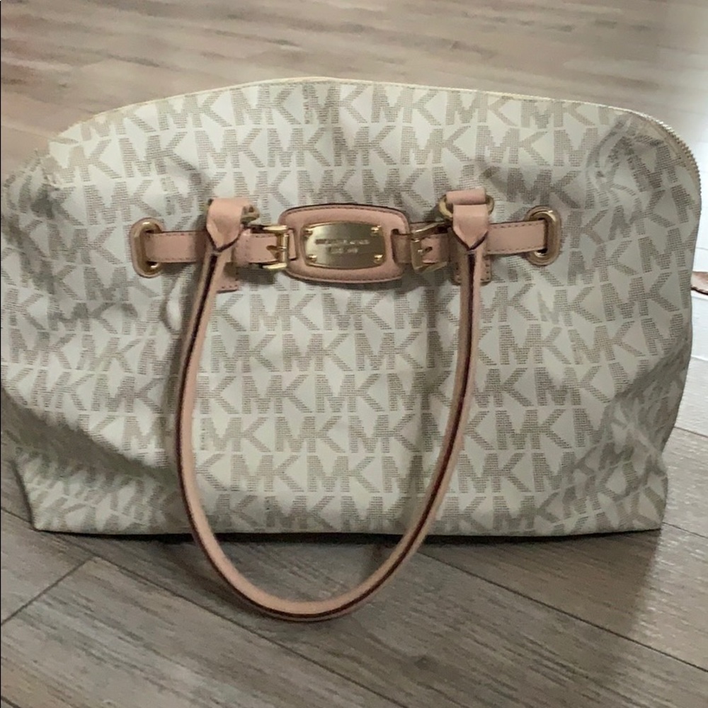 Large Michael Kors vanilla bag